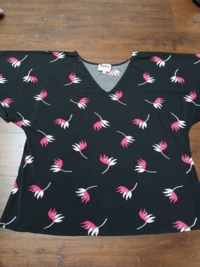 Leota Black V-Neck Floral Print Women's Top - Pink & White